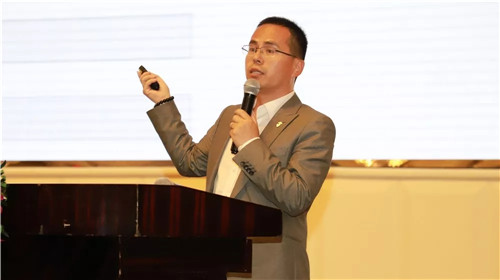 鼎捷软件云暨工业互联网事业部总监梁红柏.jpg
